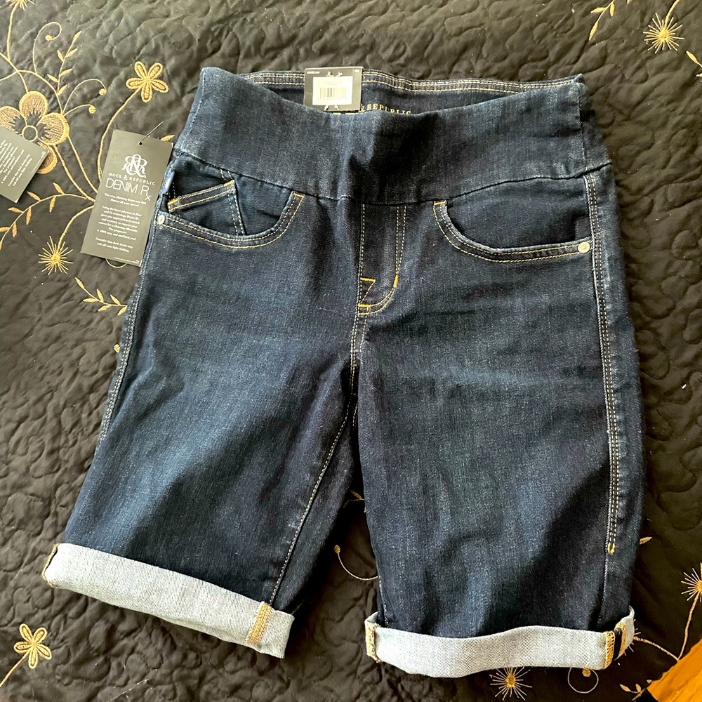 Rock & Republic Women’s Denim Rx Fever Pull On Bermuda Short
